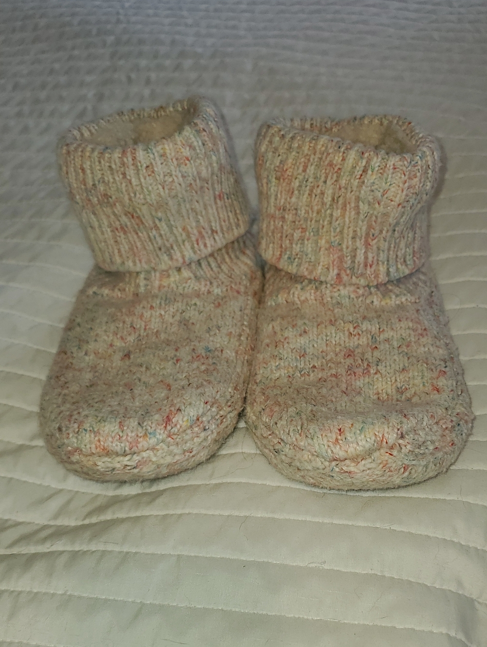 Bombas Knit Slipper Socks in Speckled Cream